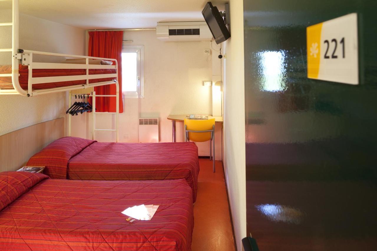 Premiere Classe Évreux Exterior foto A typical room at a hotel