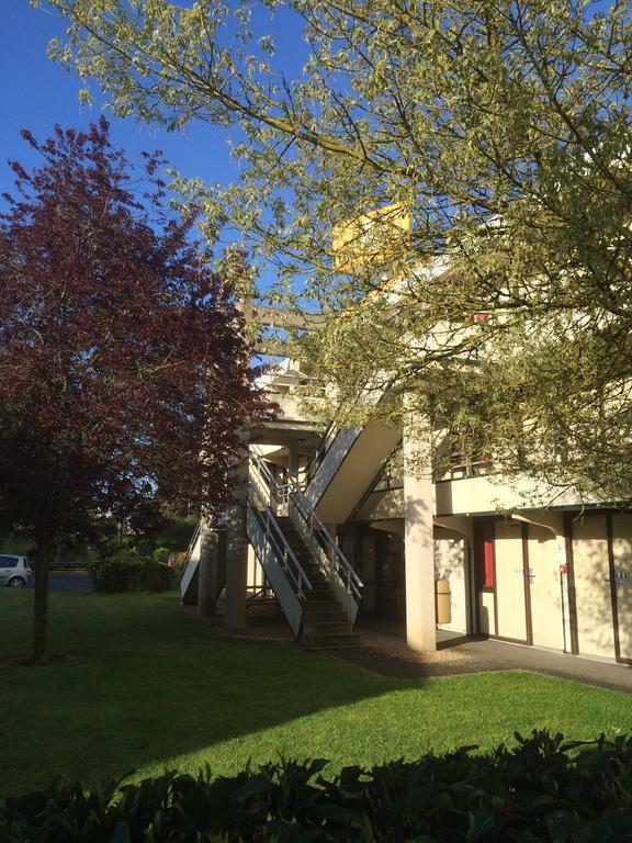 Premiere Classe Évreux Exterior foto The main entrance to the library