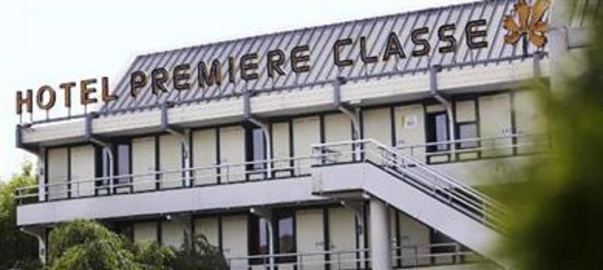 Premiere Classe Évreux Exterior foto Premier Glass